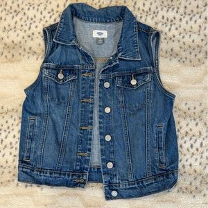 EUC Girls XL Old Navy Denim Vest 💐